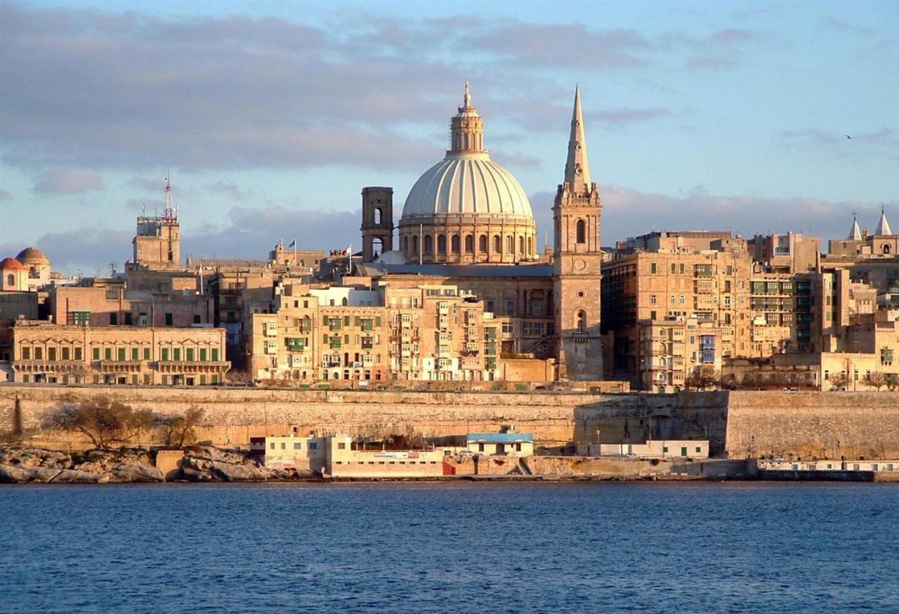 Seafront Lux Inc Pool, Upmarket Area Sliema