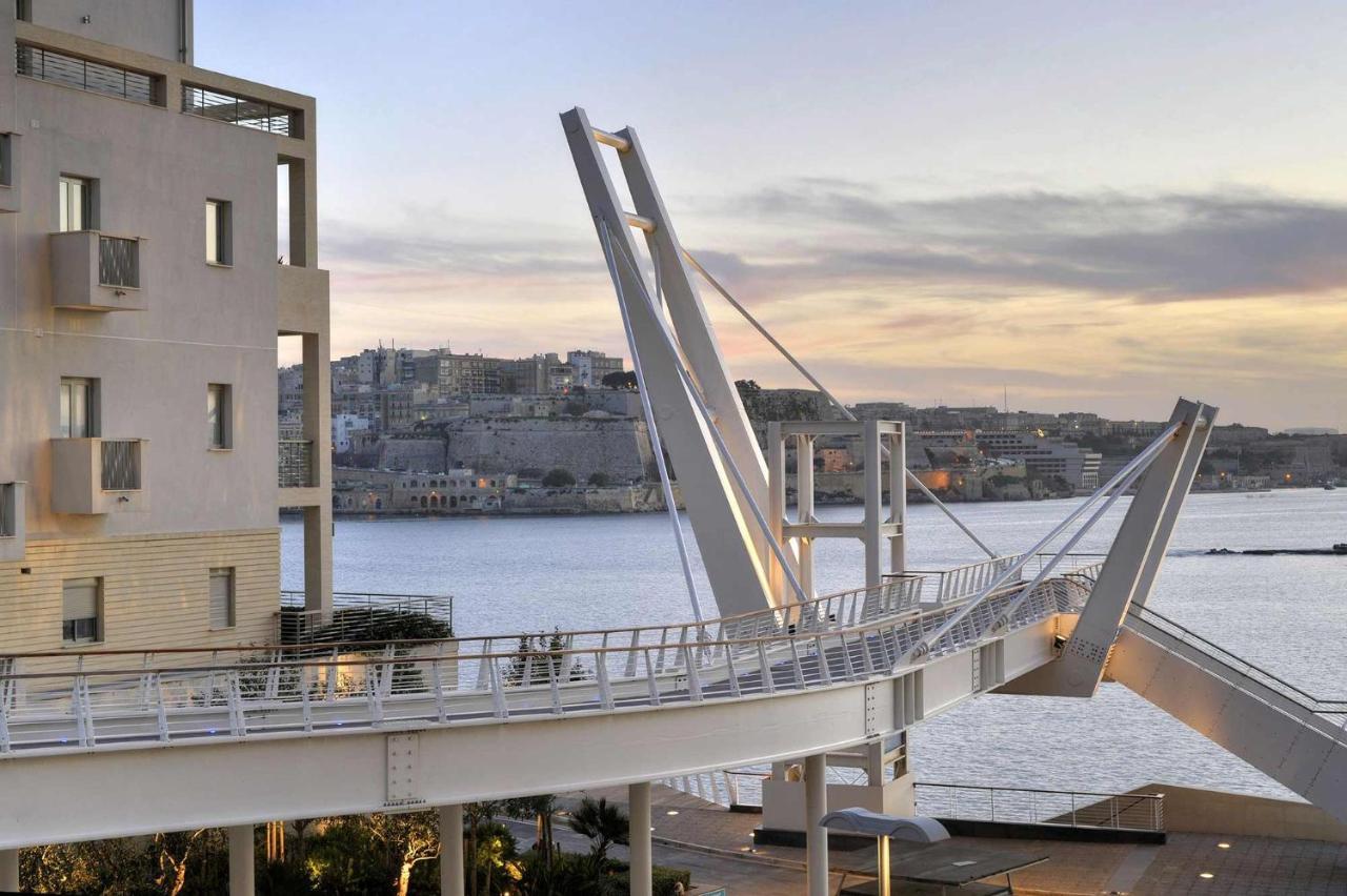 Apartment Seafront Lux Inc Pool, Upmarket Area Sliema