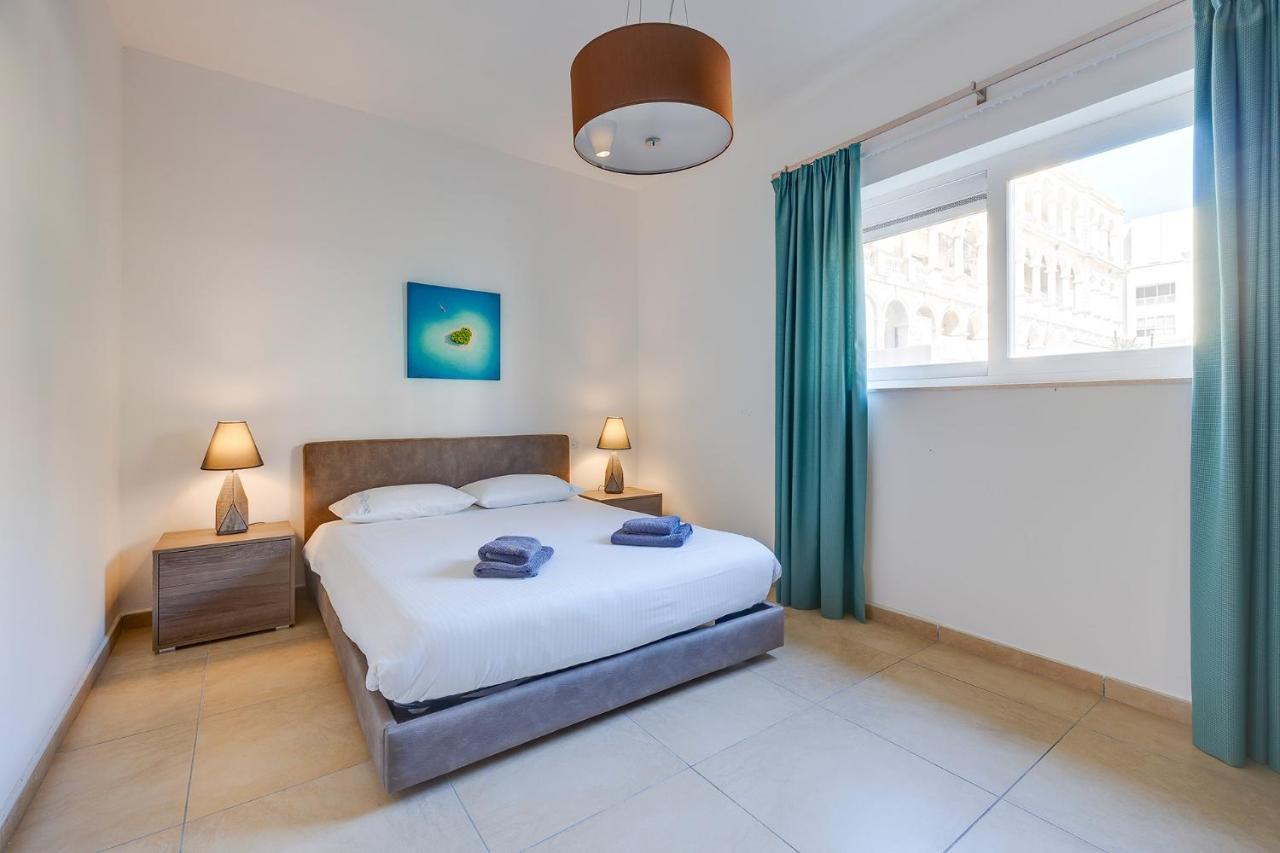 Seafront Lux Inc Pool, Upmarket Area Sliema