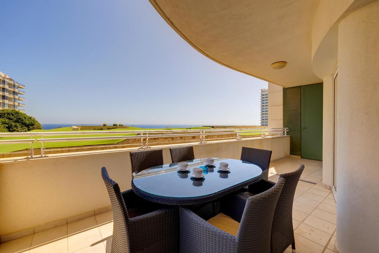 Seafront Lux Inc Pool, Upmarket Area Apartment Sliema